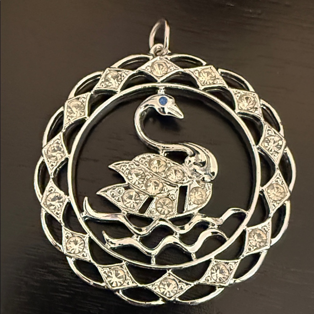 vintage Sarah Coventry "Swan Lake" pendant necklace from the 1970s